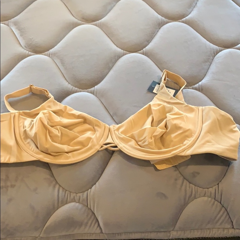 NWT Back Smoothing Bra